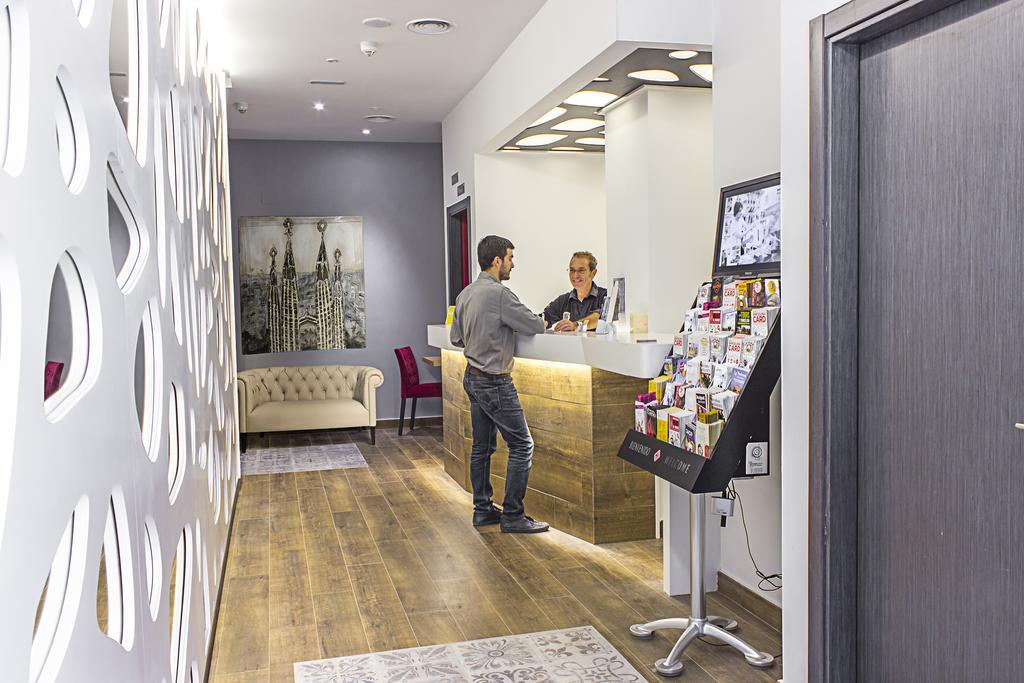 Apart-Suites Hostemplo Barcelone Extérieur photo